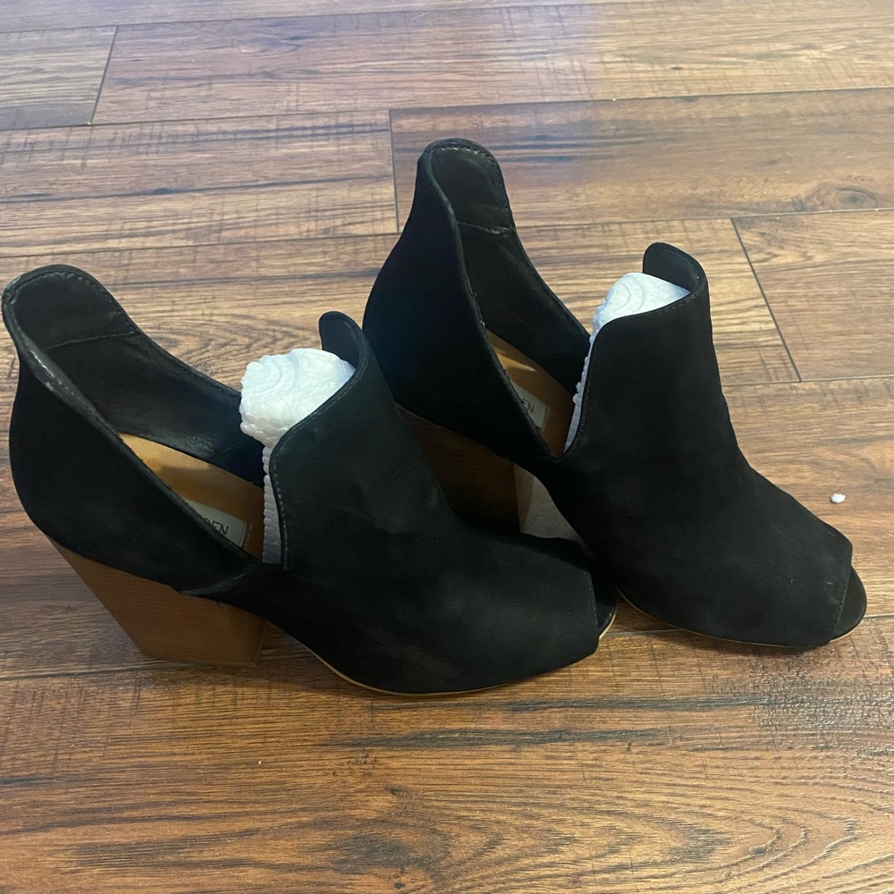 Steve Madden Tristy Peep Toe Booties
